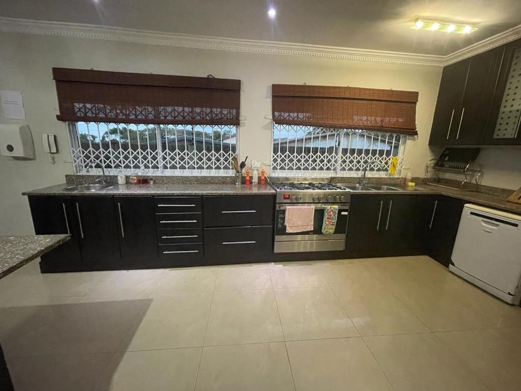 Illovo Beach House Amanzimtoti Exterior photo